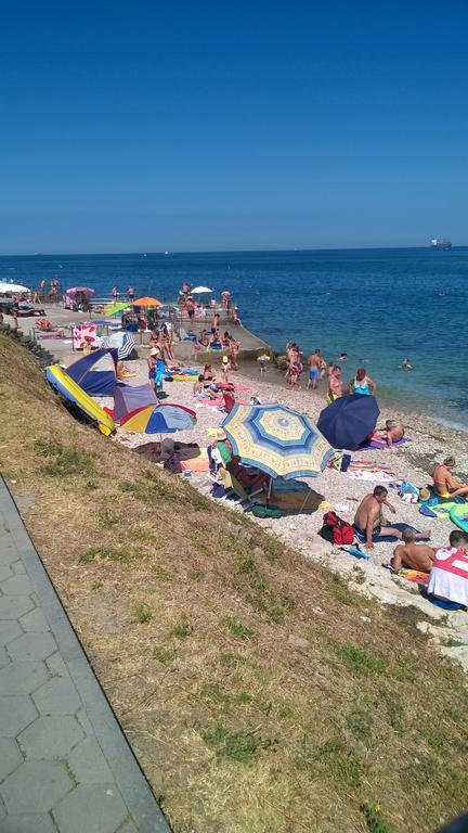 Apartments Vila Marija Ізола Екстер'єр фото