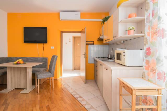 Apartments Vila Marija Ізола Екстер'єр фото