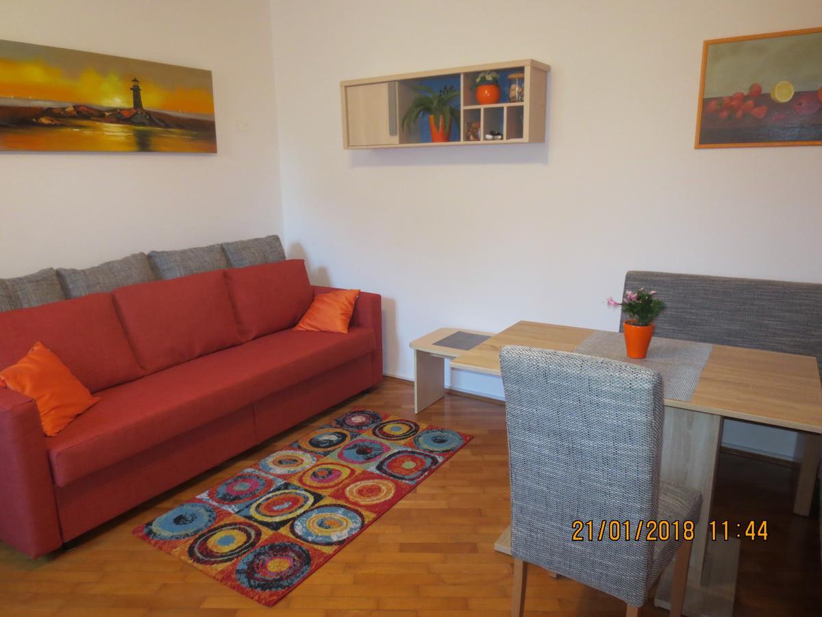 Apartments Vila Marija Ізола Екстер'єр фото
