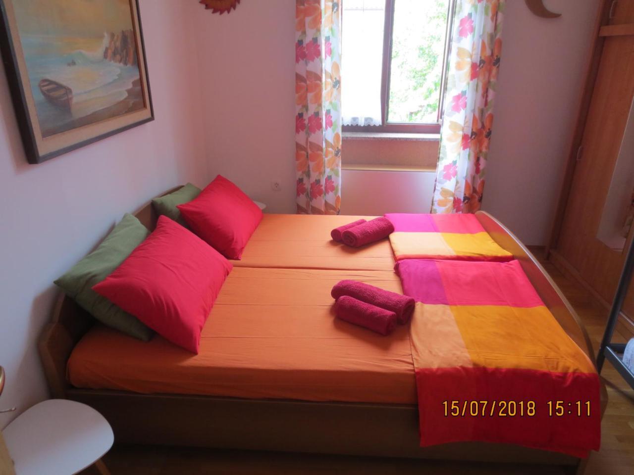 Apartments Vila Marija Ізола Екстер'єр фото