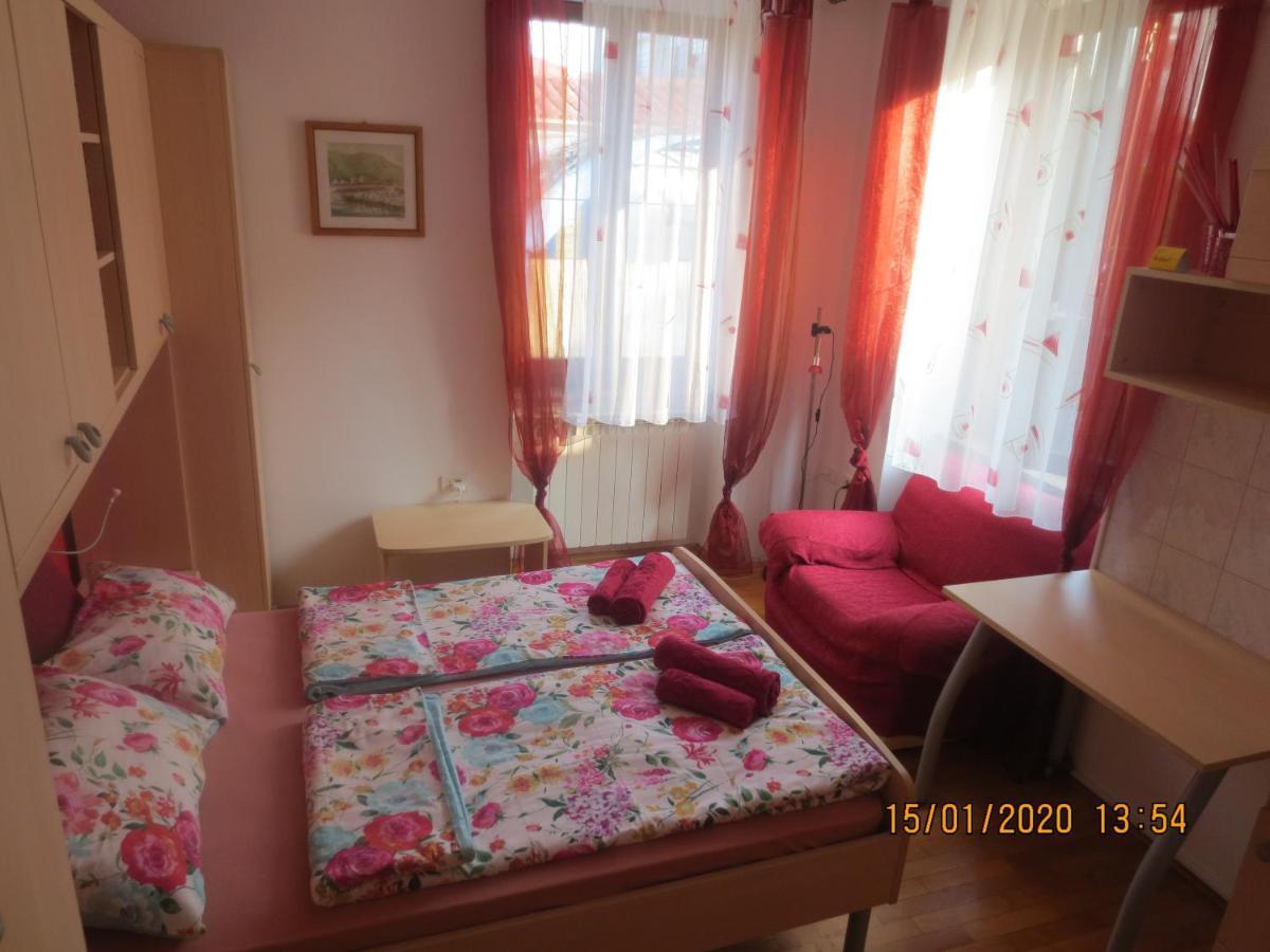 Apartments Vila Marija Ізола Екстер'єр фото