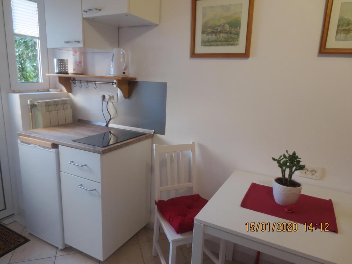 Apartments Vila Marija Ізола Екстер'єр фото