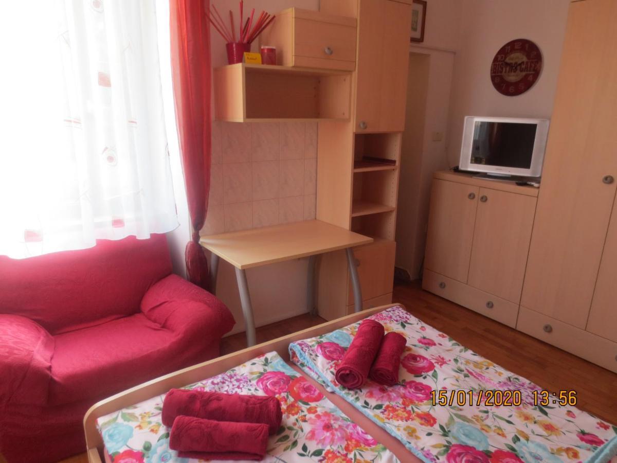 Apartments Vila Marija Ізола Екстер'єр фото